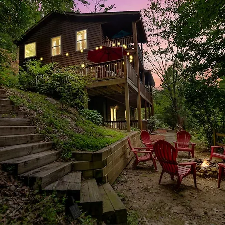 Amazing Creek View Cabin W/ Hot Tub, Firepit & Pool Table